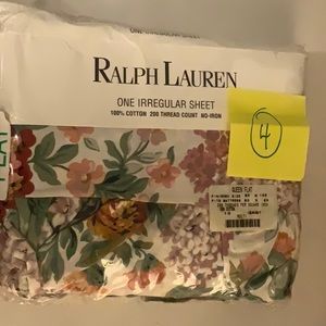 Ralph Lauren - “ Allison” Cottage Rose Floral Queen size irregular sheet…